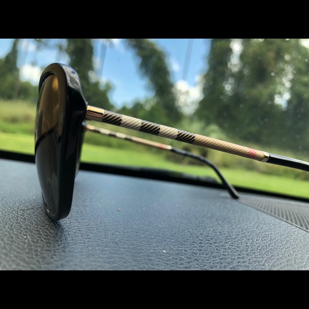 Women’s Burberry Sunglasses - Picture 5 of 7